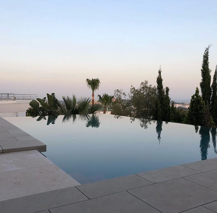 Construccion Piscina infinita